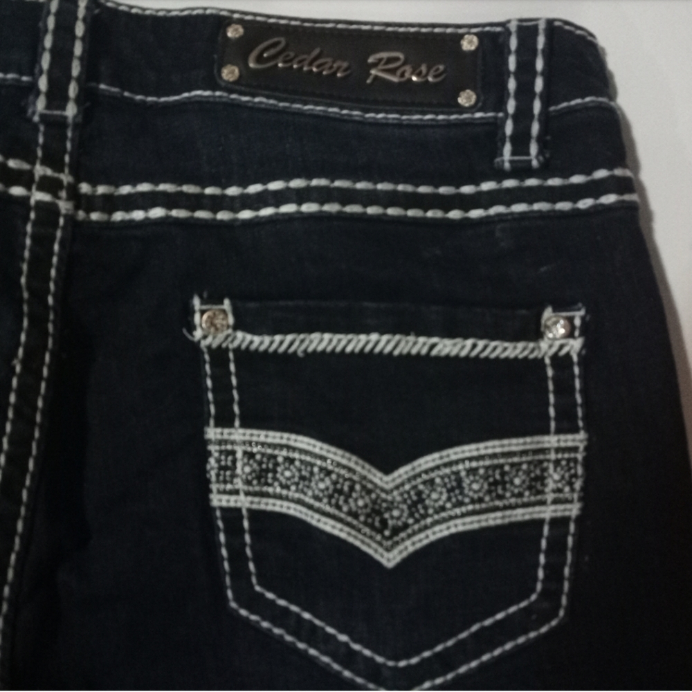 💛 Cedar Rose Denim Shorts - Picture 4 of 7